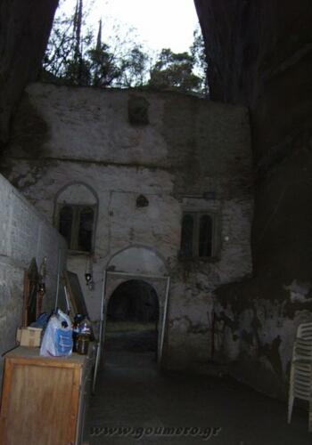 Το εσωτερικό της μονής