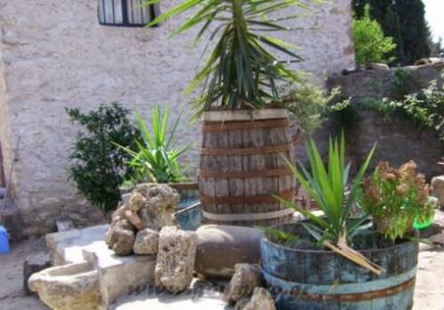 Η εξωτερική  άποψη της μονής